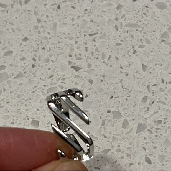 Minimalist Square Hollow Adjustable stainless steel Ring - Picture 6 of 10